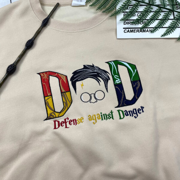 Harry Potter Embroidered Crewneck – Hogwarts Magic Edition - Image 3